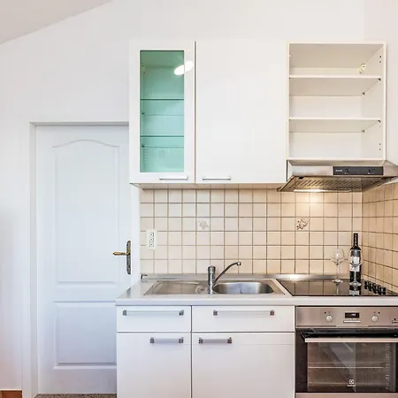 Victoria By Interhome *