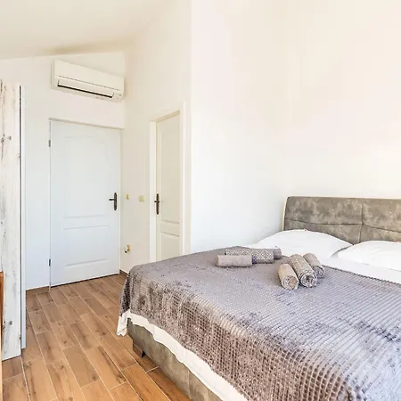 Holiday home Victoria By Interhome *