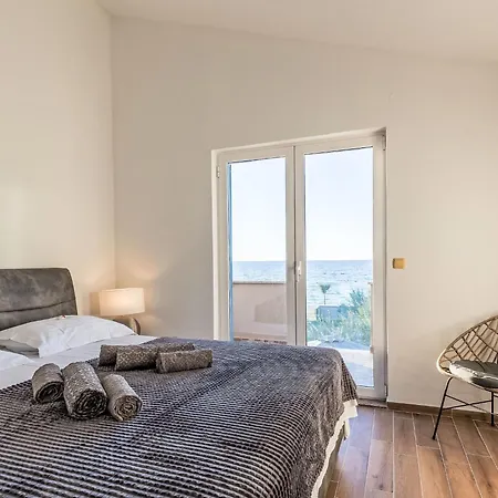 Victoria By Interhome *